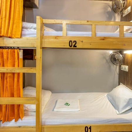 Sunrise Dormitory Hostel Мумбаї Екстер'єр фото
